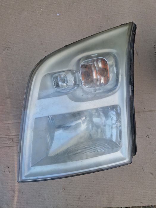 Faruri Volkswagen Crafter 2012