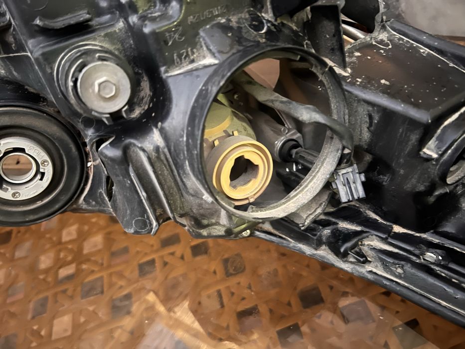 Фара для highlander