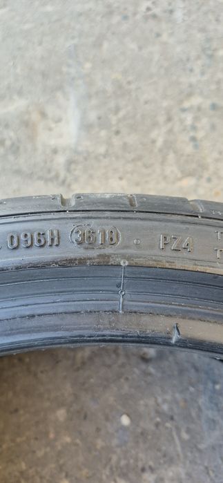 4 anvelope vara Pirelli 235/35/20.Pretul este pe bucata.