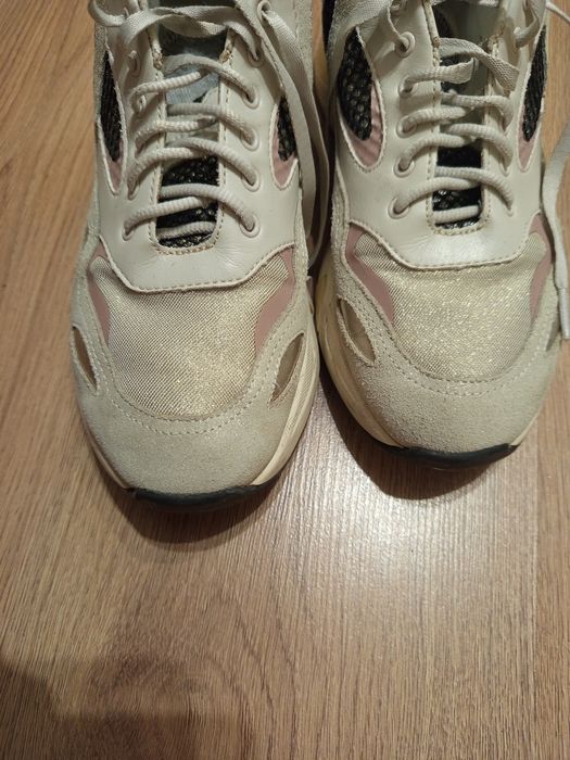 Оригинални дамски маратонки