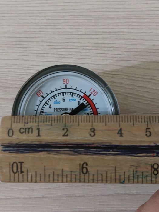 Манометр на 12 бар