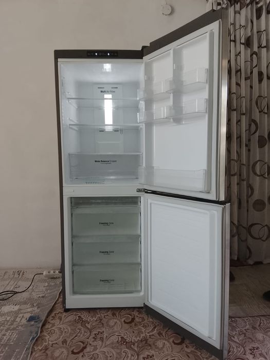 Продам холодильник LG