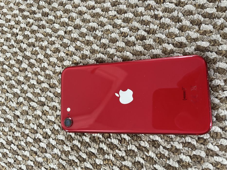 Продам айфон SE 2 поколения