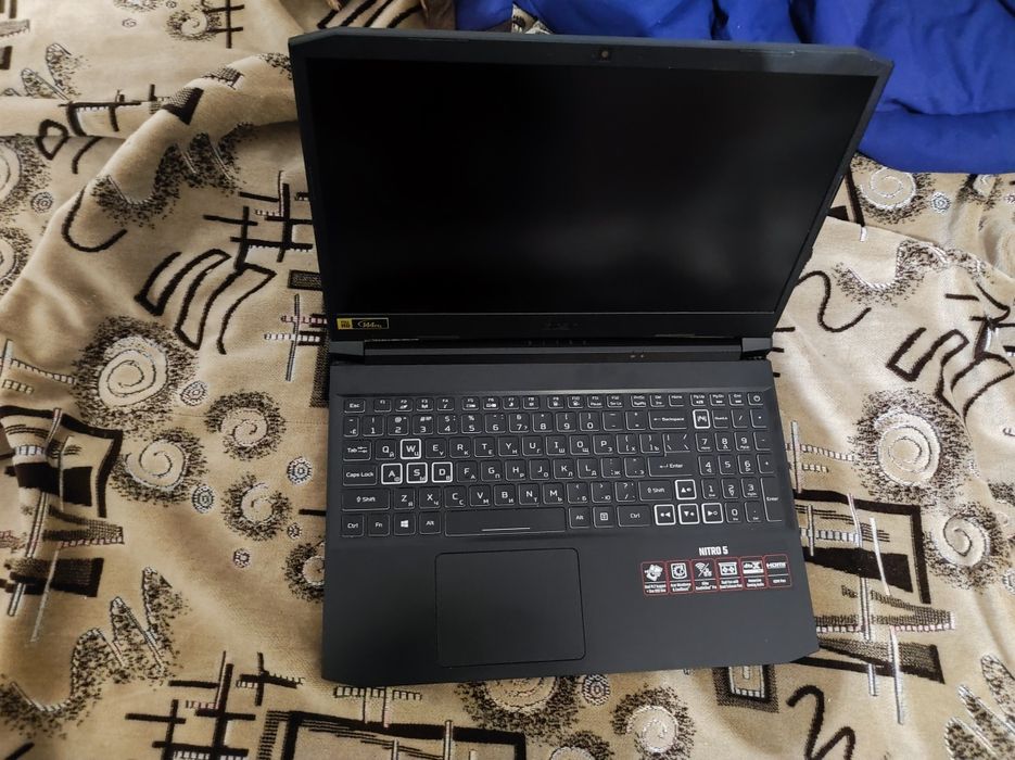 Ноутбук игровой и для офиса