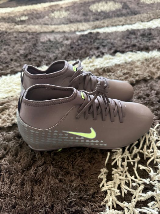 ghete de fotbal Nike pentru copii