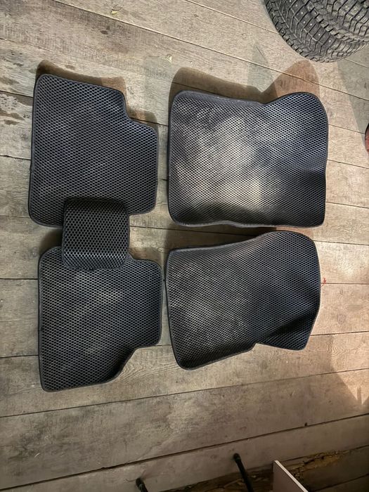 Продам коврики на Гранту