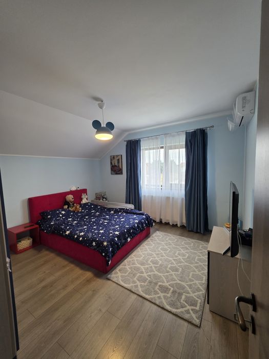 Proprietar vand casa individuala cu 4 camere si teren 820mp Dumbravita