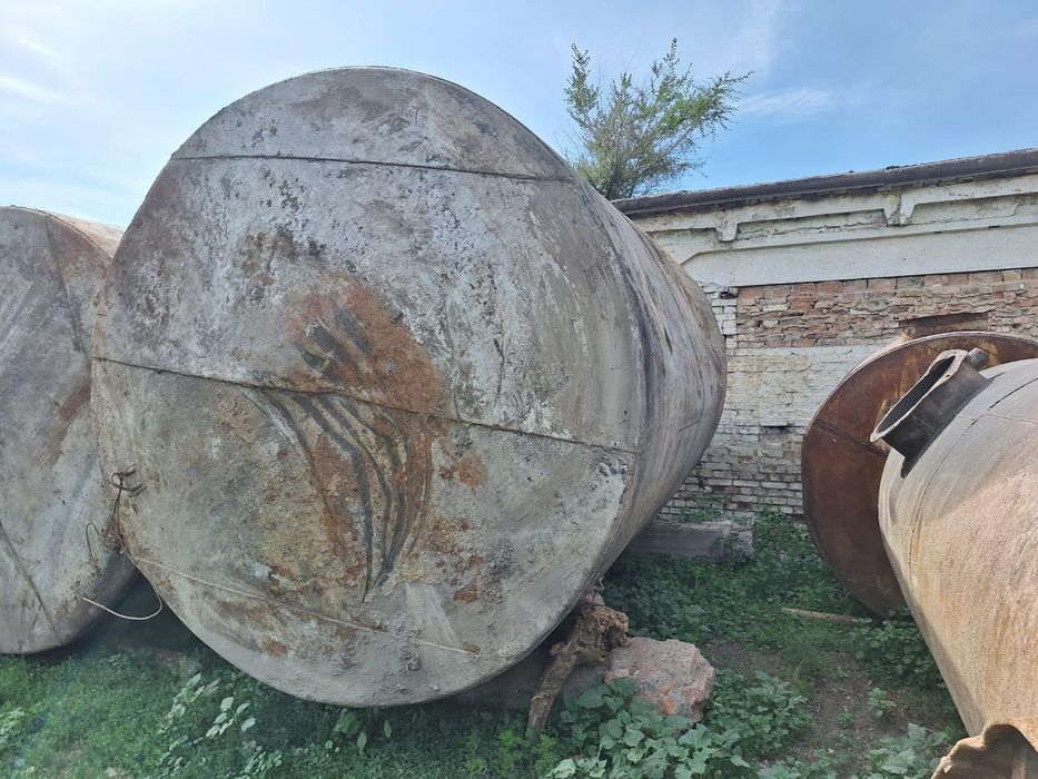 Емкостм бочки цичтерны резервуары