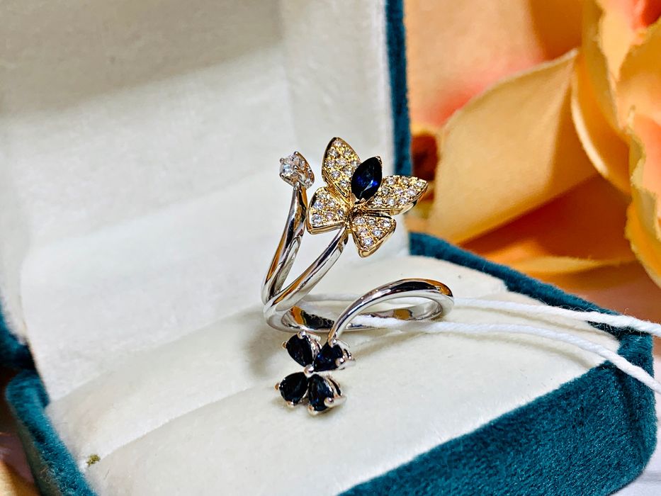золотое кольцо с бриллиантами и натуральными камнями – Сапфир