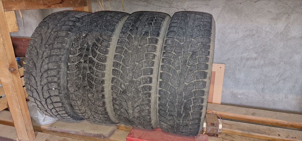 Продам зимние шины Hankook