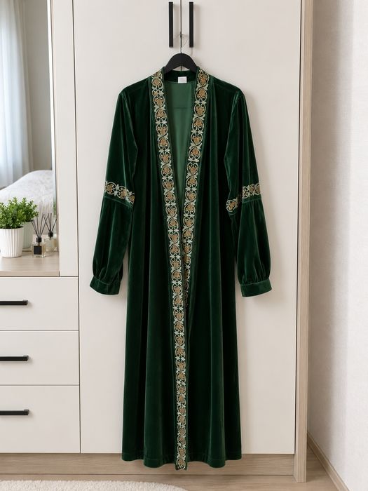 Костюмы национальный продам