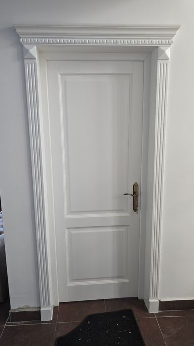 Usi la comanda ( ușă , glisanta , cu sticla , toc )