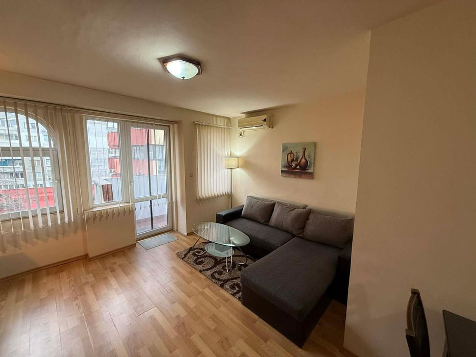 Двустаен апартамент, под наем, Автогара