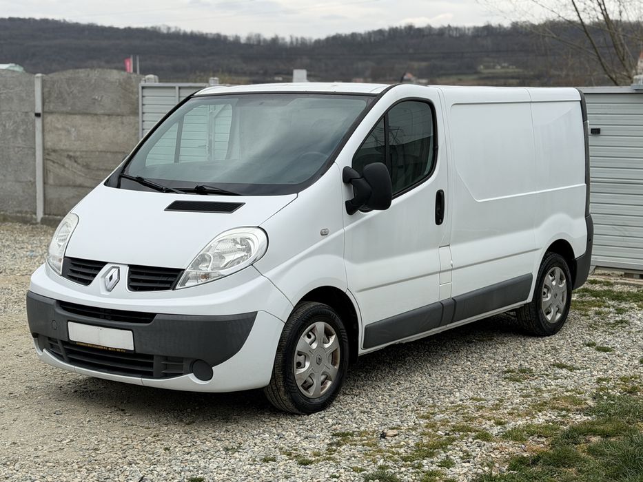 Renault Trafic 2.0 DCI - 6+1 Trepte  - 3 Locuri + Marfa - A/C -