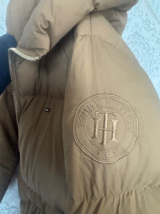 Пуховик Tommy Hilfiger L размер