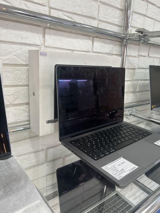 Apple Macbook pro 14-inch