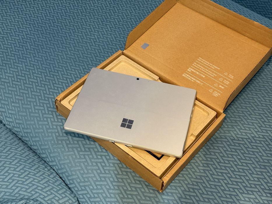 Чисто Нов 13' 2.8K 120Hz Microsoft Surface Pro 11 Ultra 7-268V 32GB LPDDR5x 1TB SSD - Гаранция