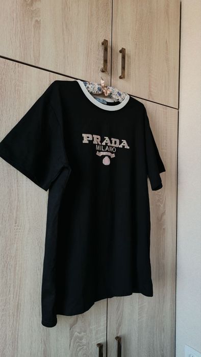 Женская нарядная футболка Prada