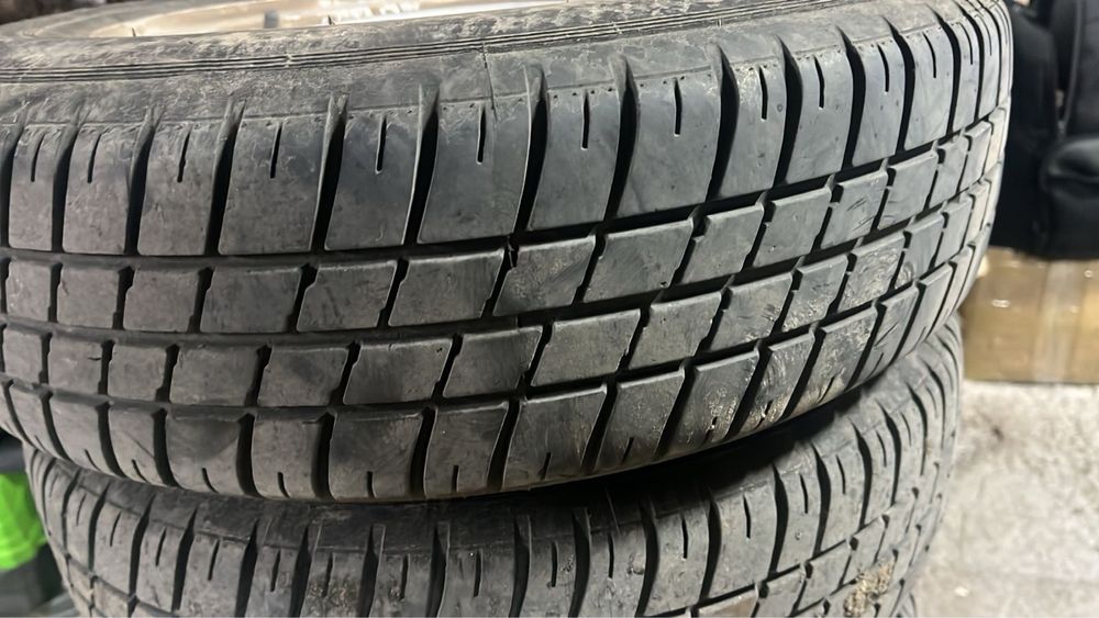 Продам комплект ризина +диски