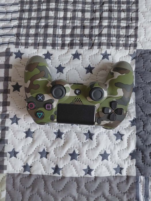 Продавам Play station 4