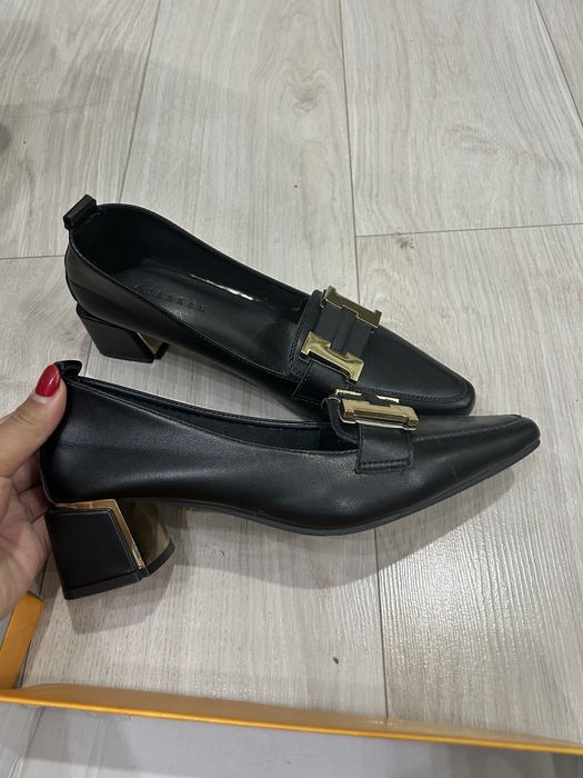 Туфли женские с каблуком