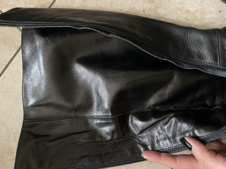 Дамски кожен ботуш до коляното