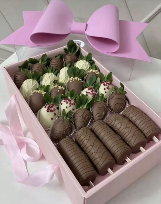 Клубника в шоколаде Банан в шоколаде