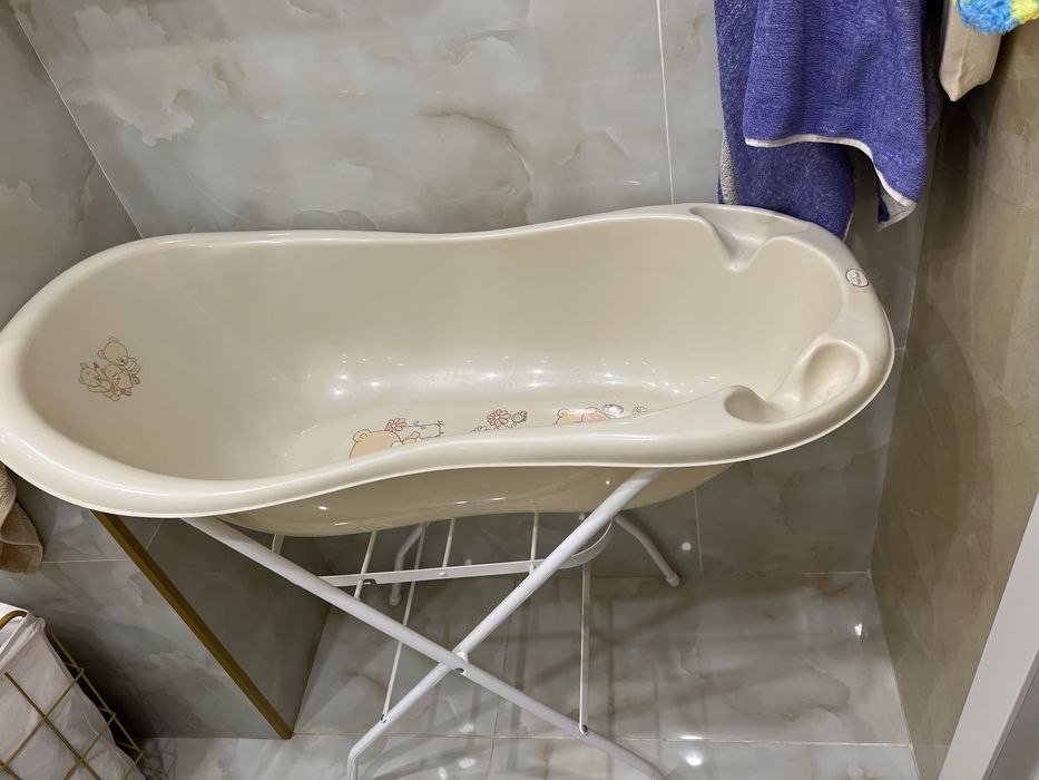 Ванночка детская с подставкой