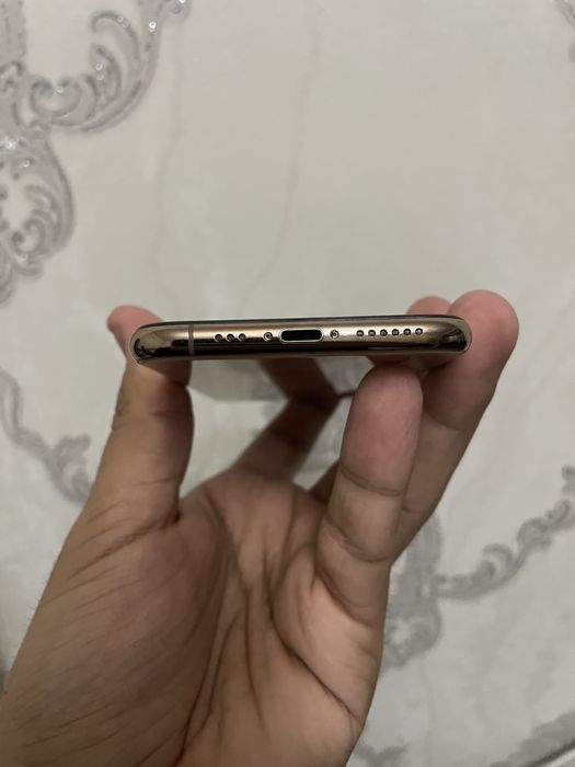 iPhone Xs GolD 64gb
