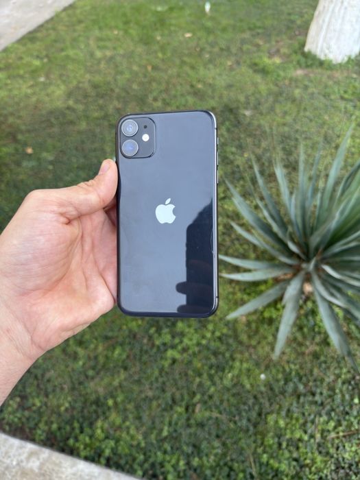 iPhone 11 64GB kelishiladigan joyi bor.