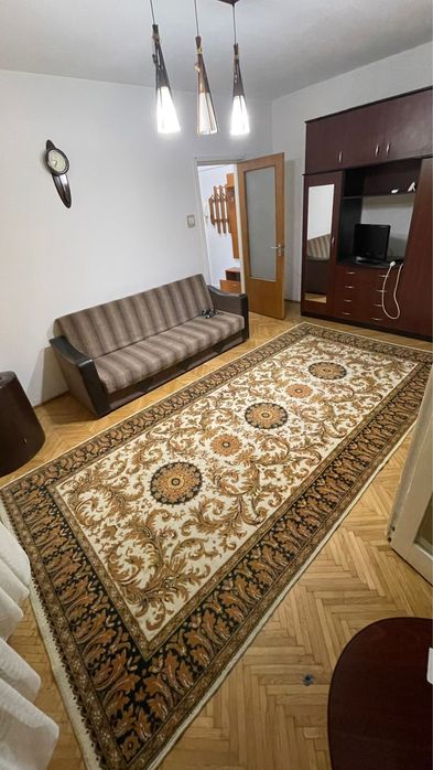Covor persan în stare foarte bună