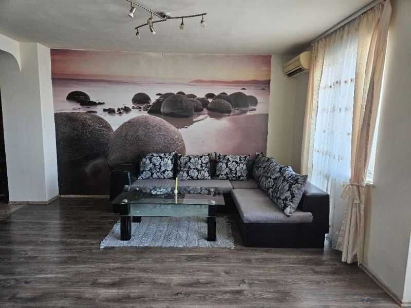 Тристаен апартамент в ж.к. Люлин 9