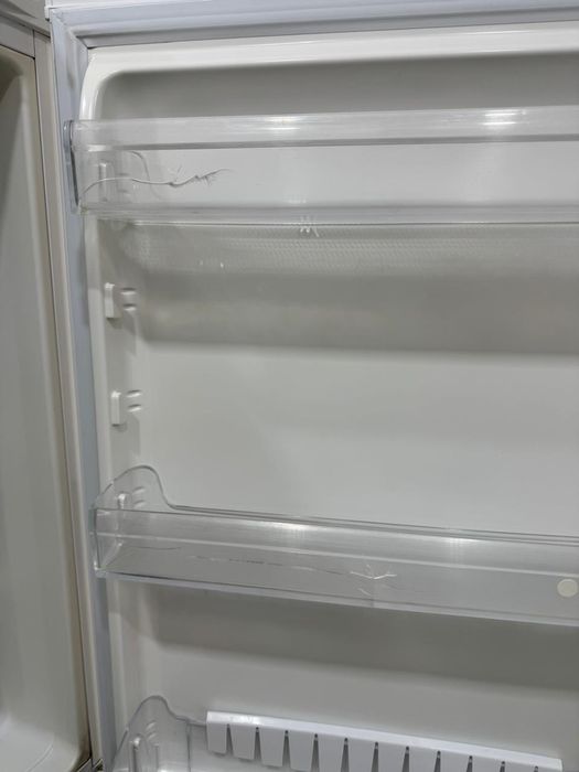 Продам Холодильник  INDESIT