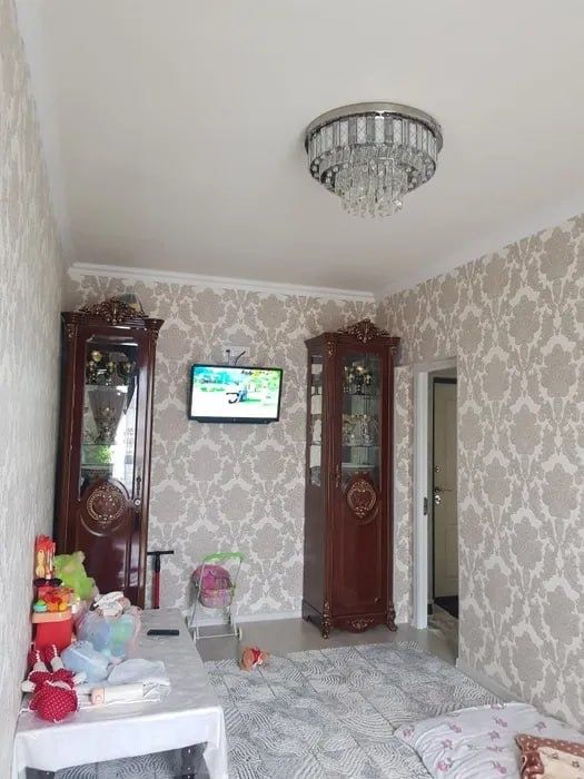 Продаётся 2 комнатная на Авиасозлар 2. Кадышева