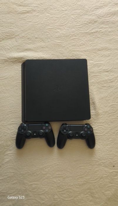 Sony PlayStation 4 slim с играми