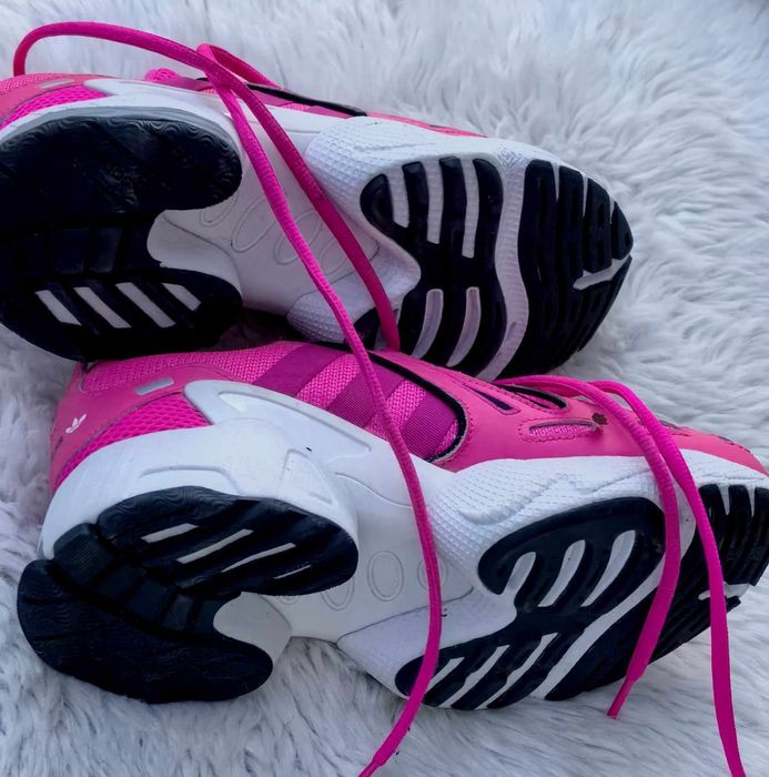 Adidas оригинални дамски сникърси 38 номер