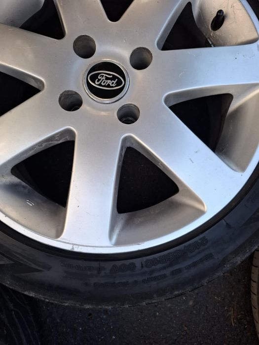 Vând roti Ford cu cauciucuri de vara