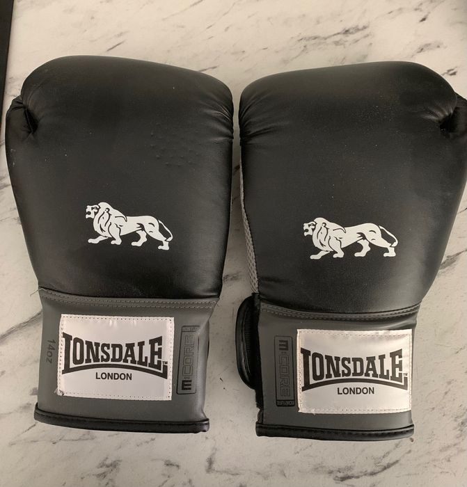 Продавам боксови ръкавици Lonsdale London Pro Training 14 oz