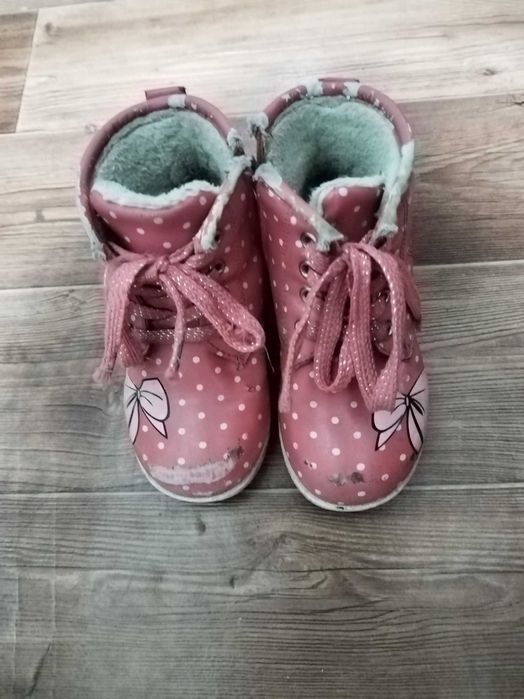 Отдам обувь на девочку