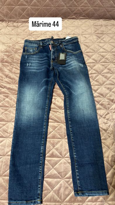 Blugi Dsquared2 multe modele marimi : 44, 48, 50 , 54 livrare oriunde