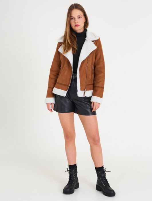 Jacheta dama cu căptușeală de pluș