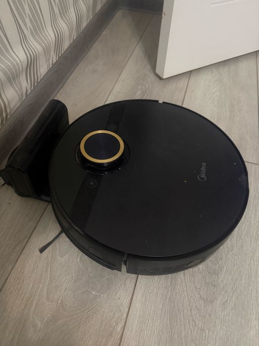 Продам робот пылесос