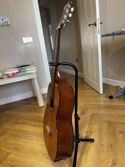 Продам гитару Yamaha модел СХ 40