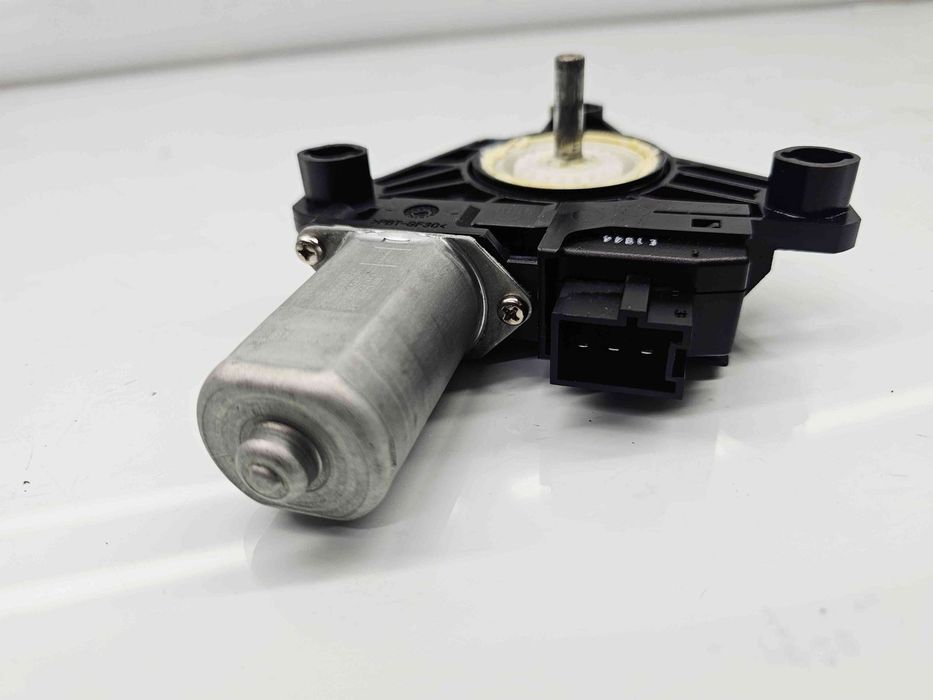 Motoras geam dreapta spate Mercedes Clasa C Combi (W205) [Fabr 2015-pr