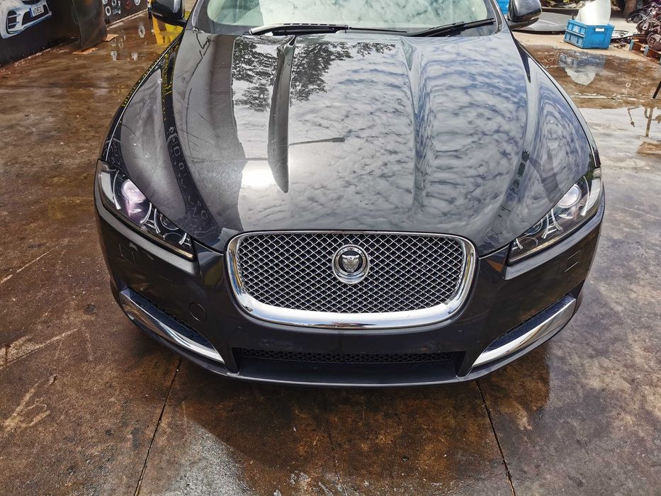 Dezmembrez jaguar xf facelift 2.2 D/bara fata jaguar/far jaguar/capota