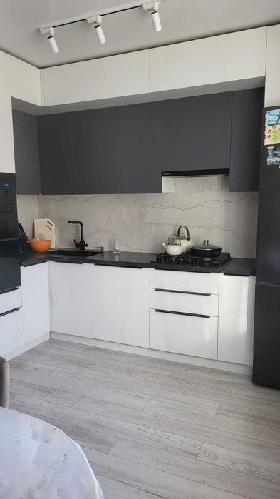 Продам 2х этажный коттедж в Центре города