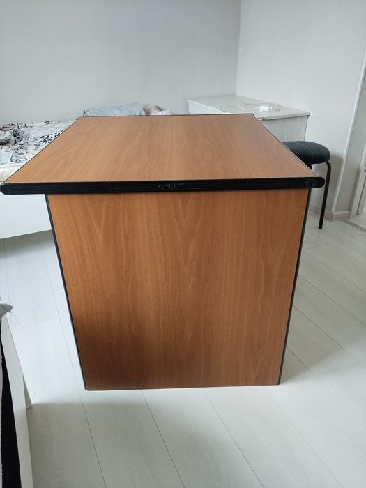 Продам стол отличного качества