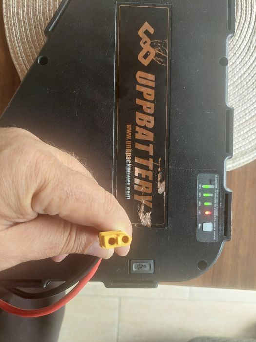 Vând  baterie de schimb de  48v