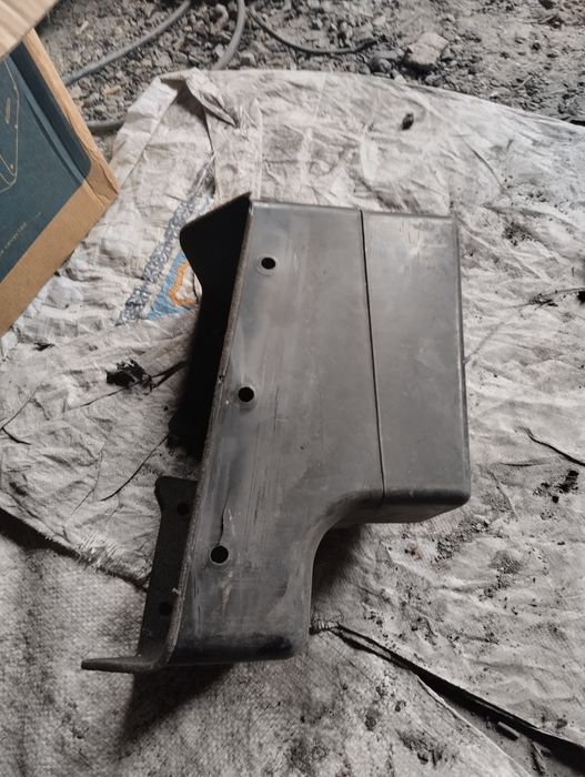 Корпус бардачка Мерседес 190 продам