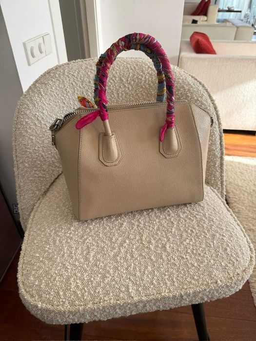 Geantă Givenchy Antigona Medium - Piele Naturală, Bej Taupe